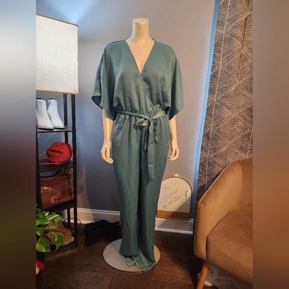 NWT JUMPSUIT SZ LG - Picture 2 of 7
